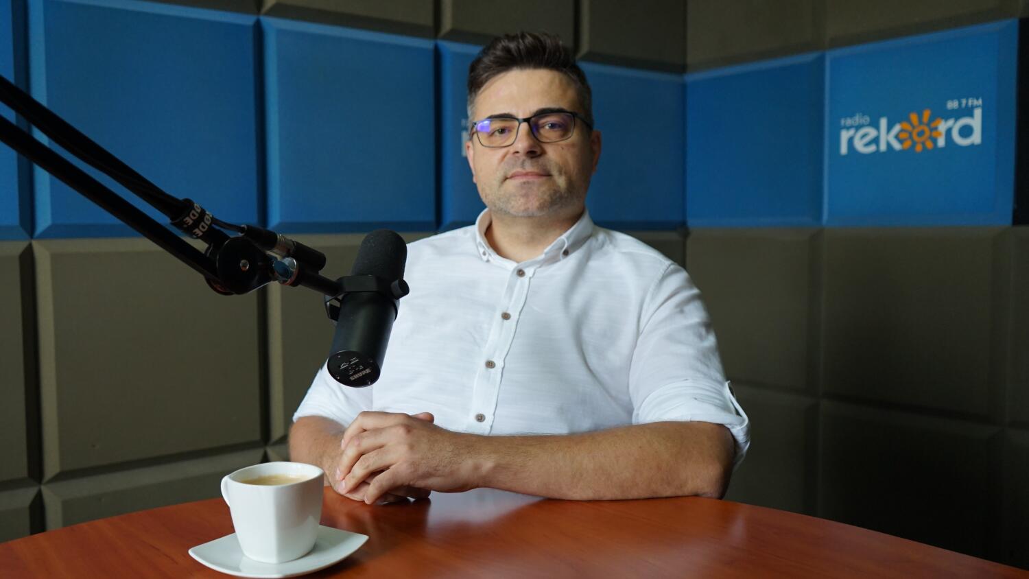 Radny Cicholski: Urząd ukrywa umowy szpitala w Ciechanowie